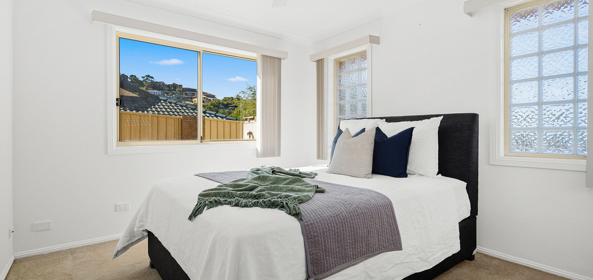 2/140 Waples Road, Farmborough Heights NSW 2526 - photo 3
