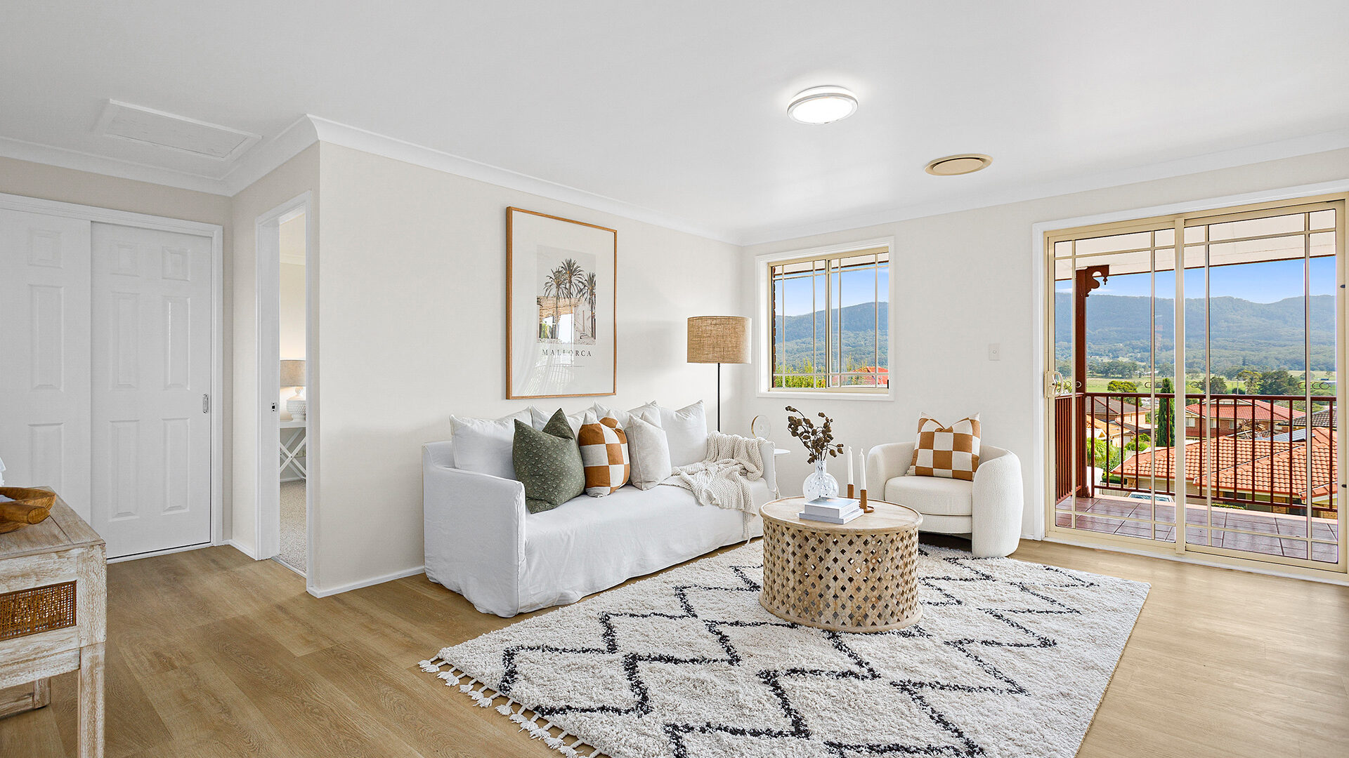 Sold - 11 Helena Crescent - New Property in Horsley - Real Estate by David Greenwood