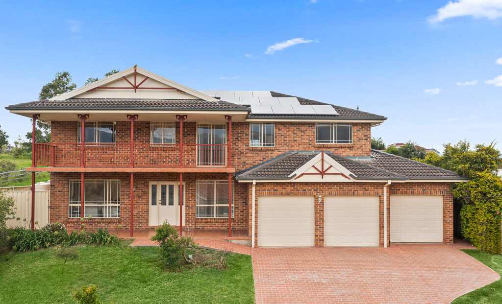 Sold - 11 Helena Crescent - New Property in Horsley - Real Estate by David Greenwood