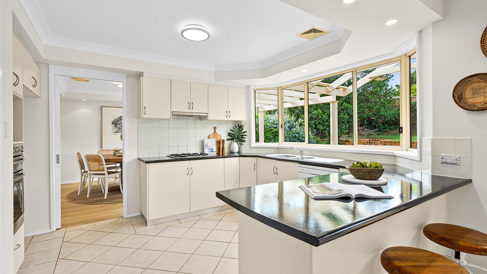 Sold - 11 Helena Crescent - New Property in Horsley - Real Estate by David Greenwood