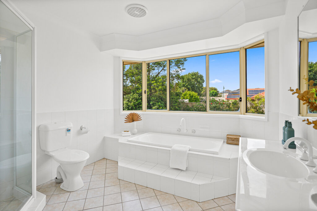 Sold - 11 Helena Crescent - New Property in Horsley - Real Estate by David Greenwood