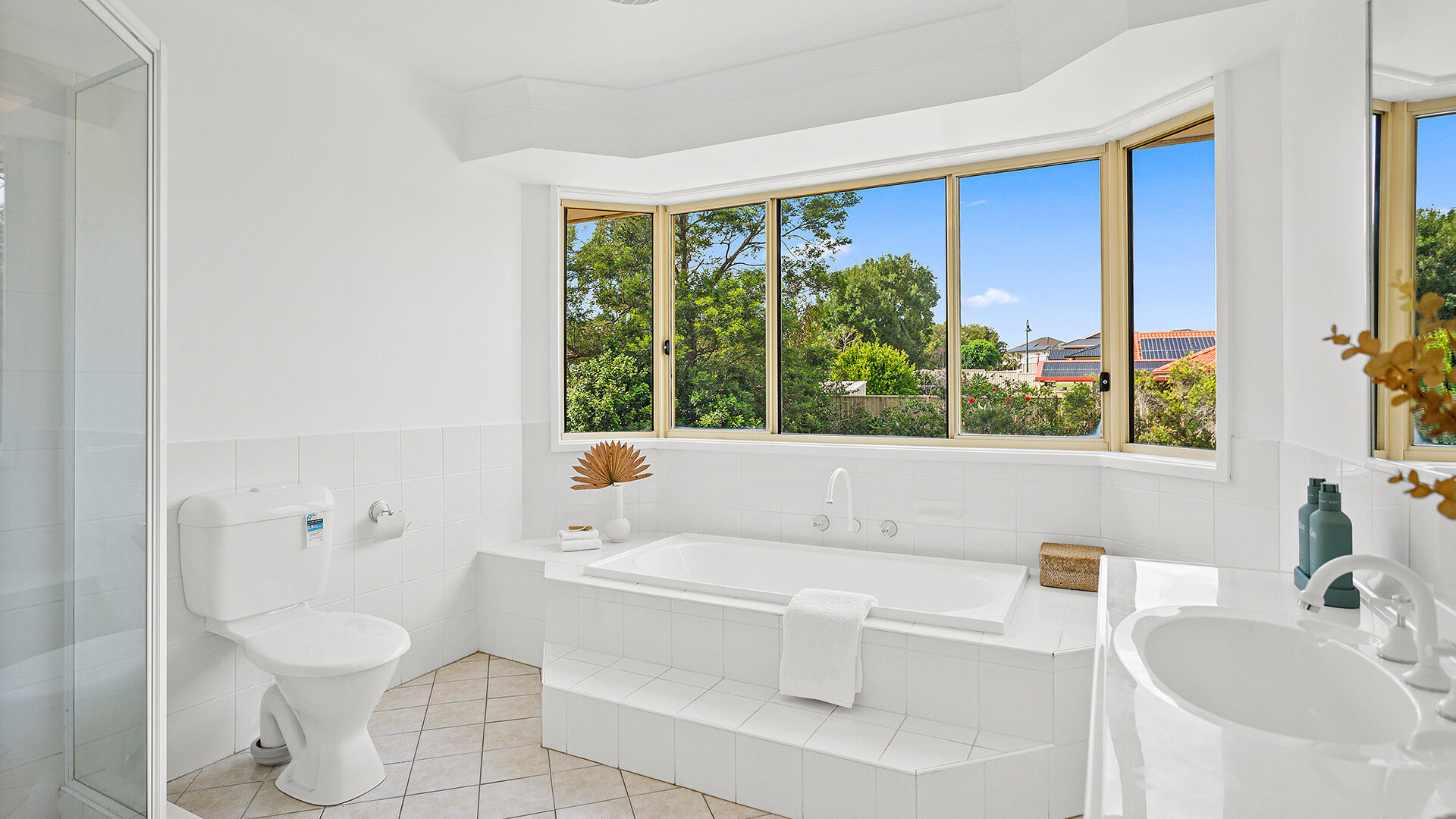 Sold - 11 Helena Crescent - New Property in Horsley - Real Estate by David Greenwood