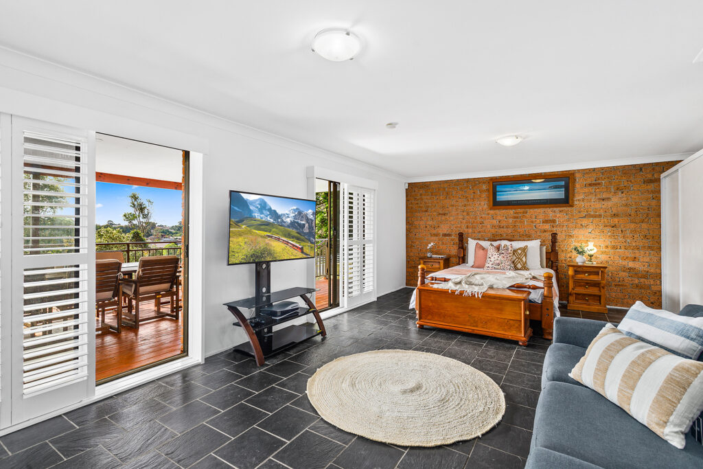 Sold - 9 Ashley Avenue - New Property in Farmborough Heights - Real Estate by David Greenwood