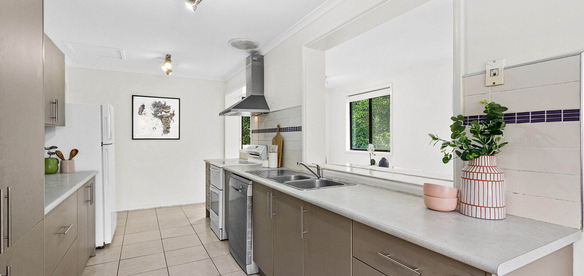 Sold - 22 Aminya Place - New Property in Farmborough Heights - Real Estate by David Greenwood