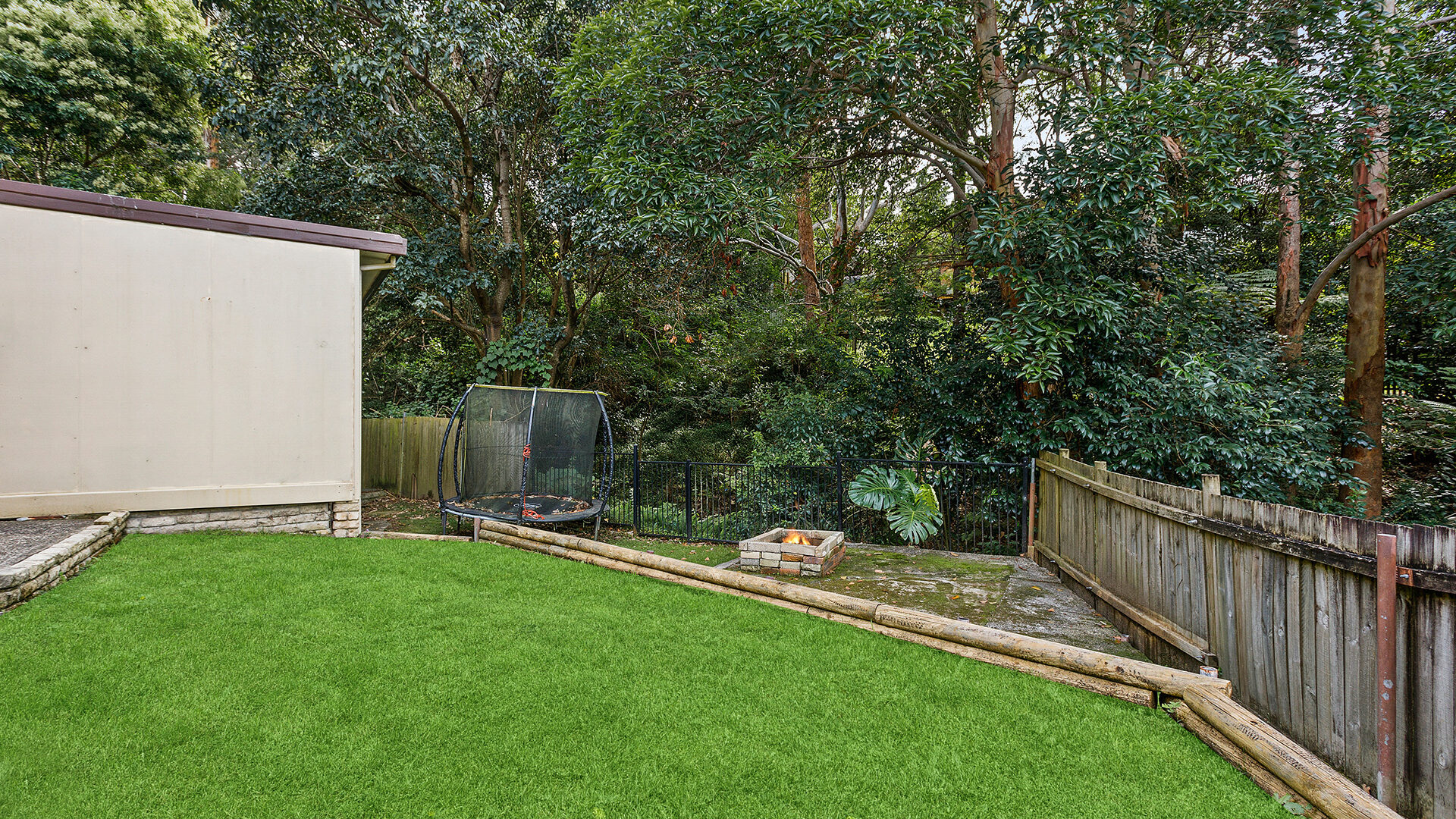 Sold - 22 Aminya Place - New Property in Farmborough Heights - Real Estate by David Greenwood