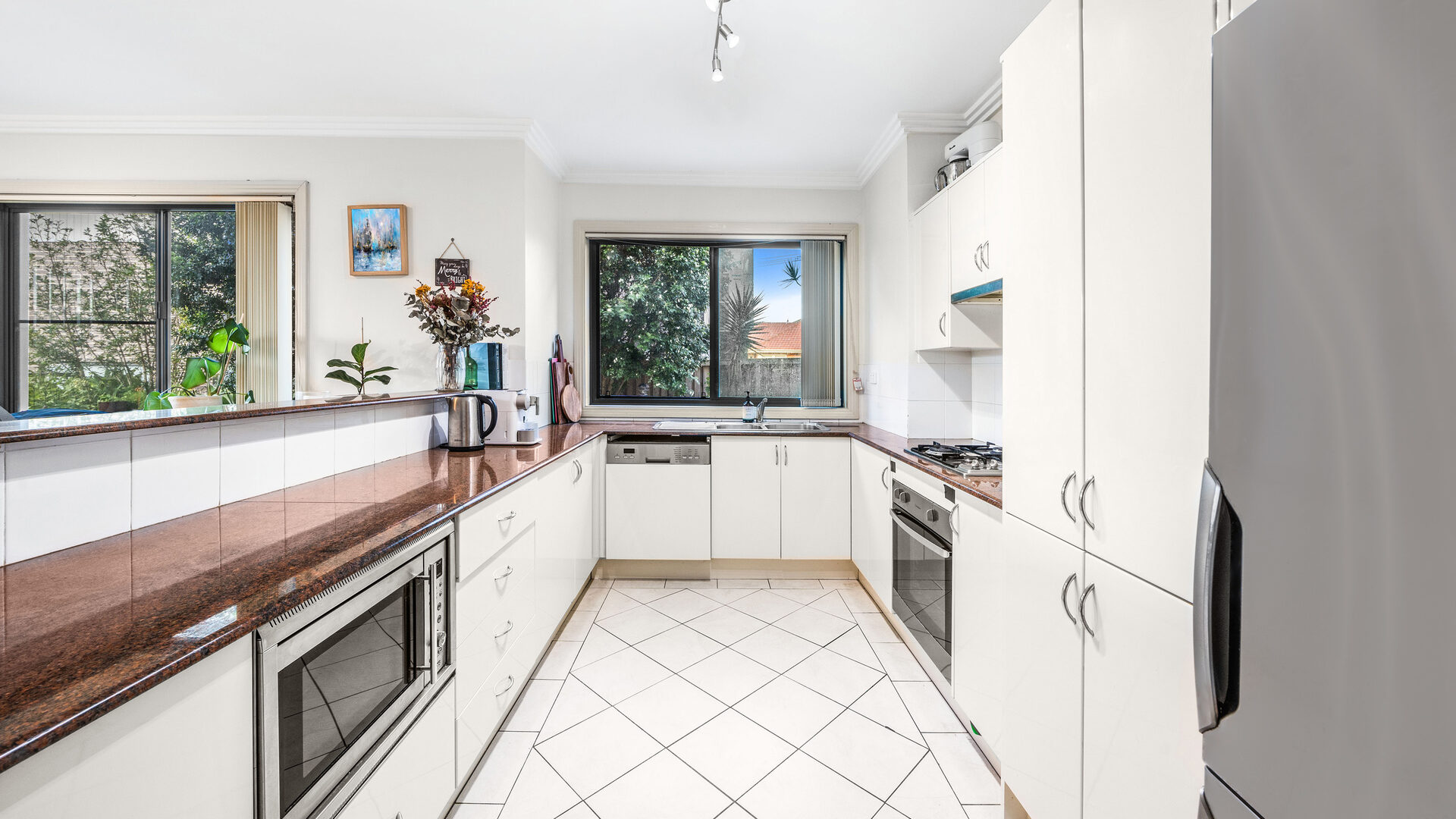 3/9 Bode Avenue, North Wollongong NSW 2500 - photo 4