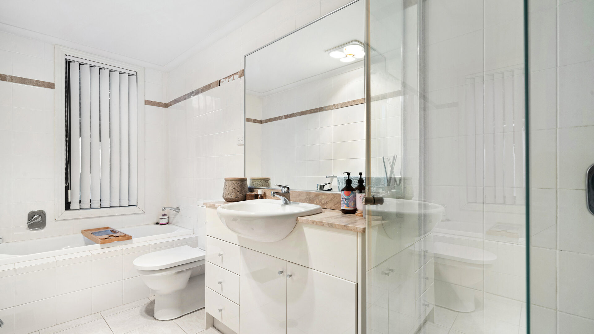 3/9 Bode Avenue, North Wollongong NSW 2500 - photo 6