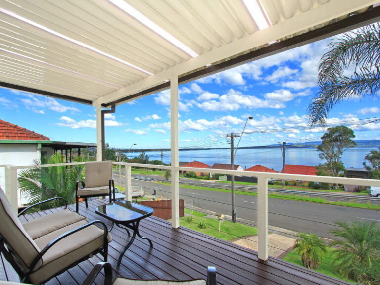 364 Northcliffe Drive, Lake Heights NSW 2502 - photo 3