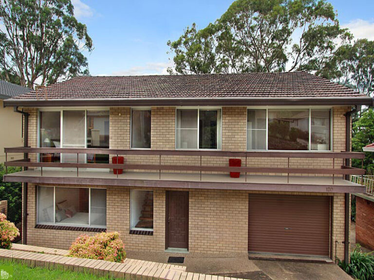Sold - 120 Iola Avenue - New Property in Farmborough Heights - Real Estate by Christian Zeidler