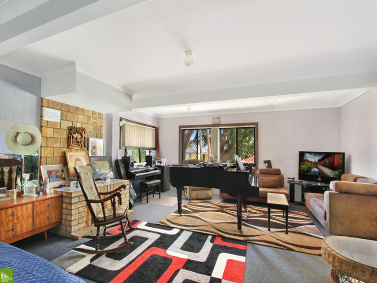 Sold - 5 Evelyn Avenue - New Property in Figtree - Real Estate by Christian Zeidler