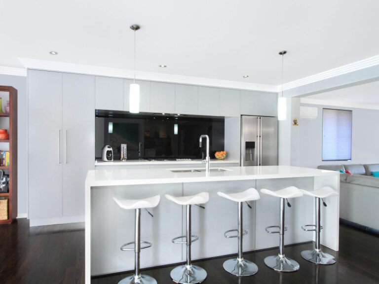 13 Primrose Place, Farmborough Heights