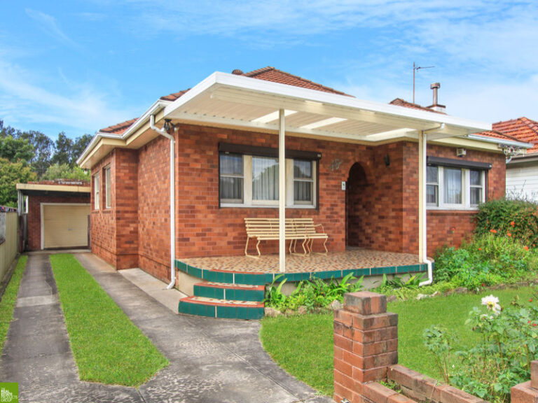 15 Crawford Avenue, Gwynneville NSW 2500 - McGrath Illawarra
