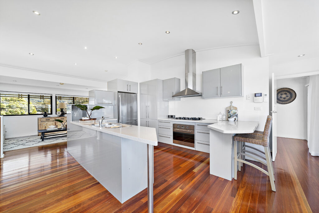 11 Southview Street, Bulli NSW 2516 - photo 6