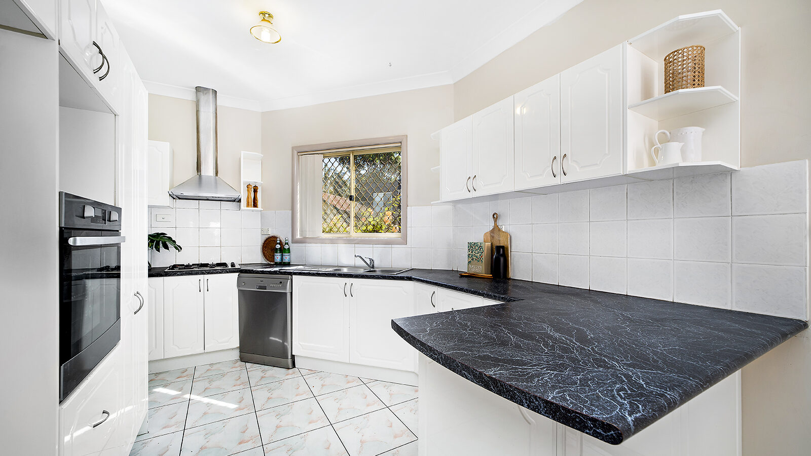 3/2 Denison Street, Wollongong NSW 2500 - photo 3
