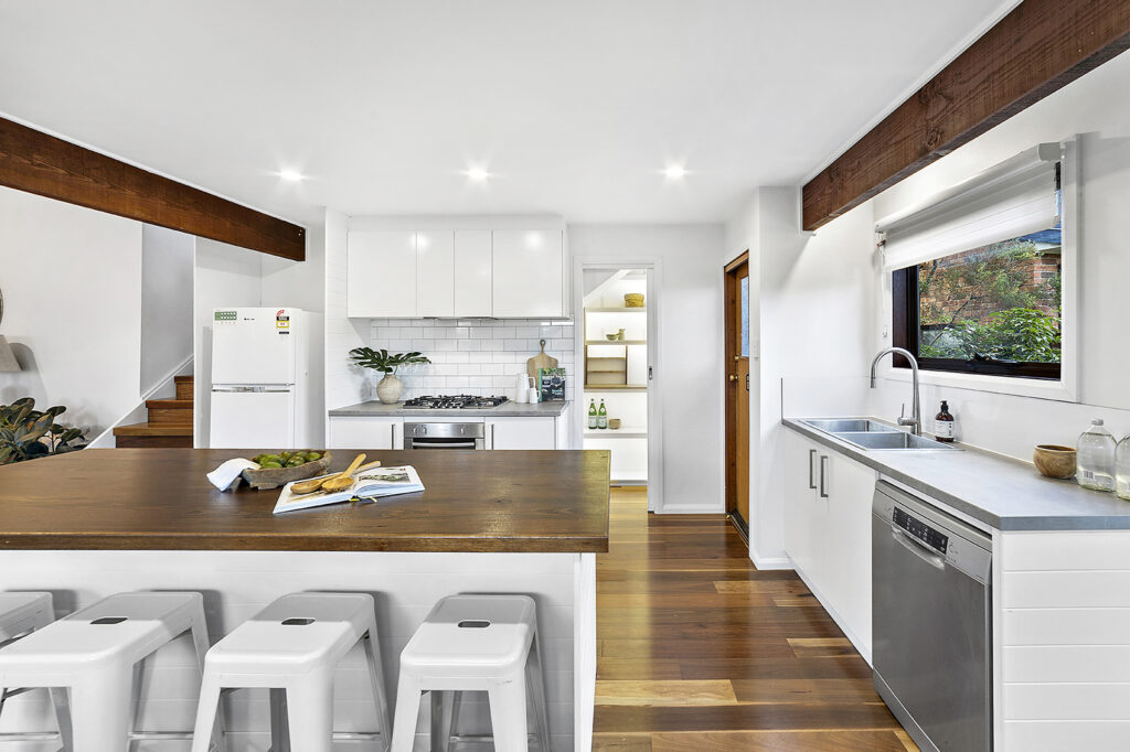 10 Balook Street, Mount Keira NSW 2500 - photo 3