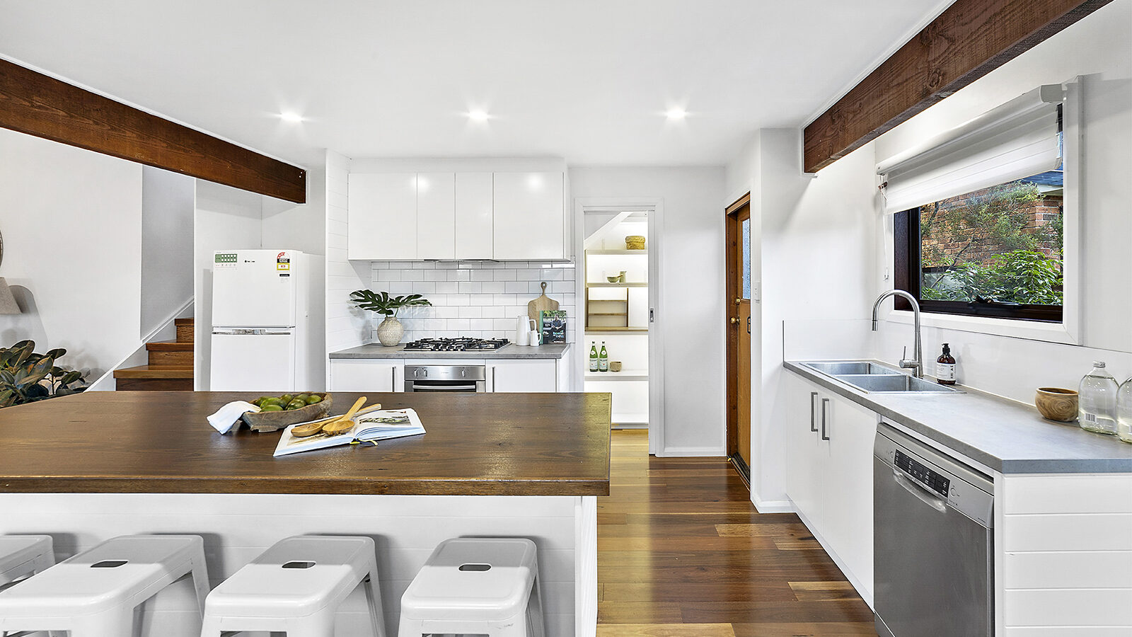 10 Balook Street, Mount Keira NSW 2500 - photo 3