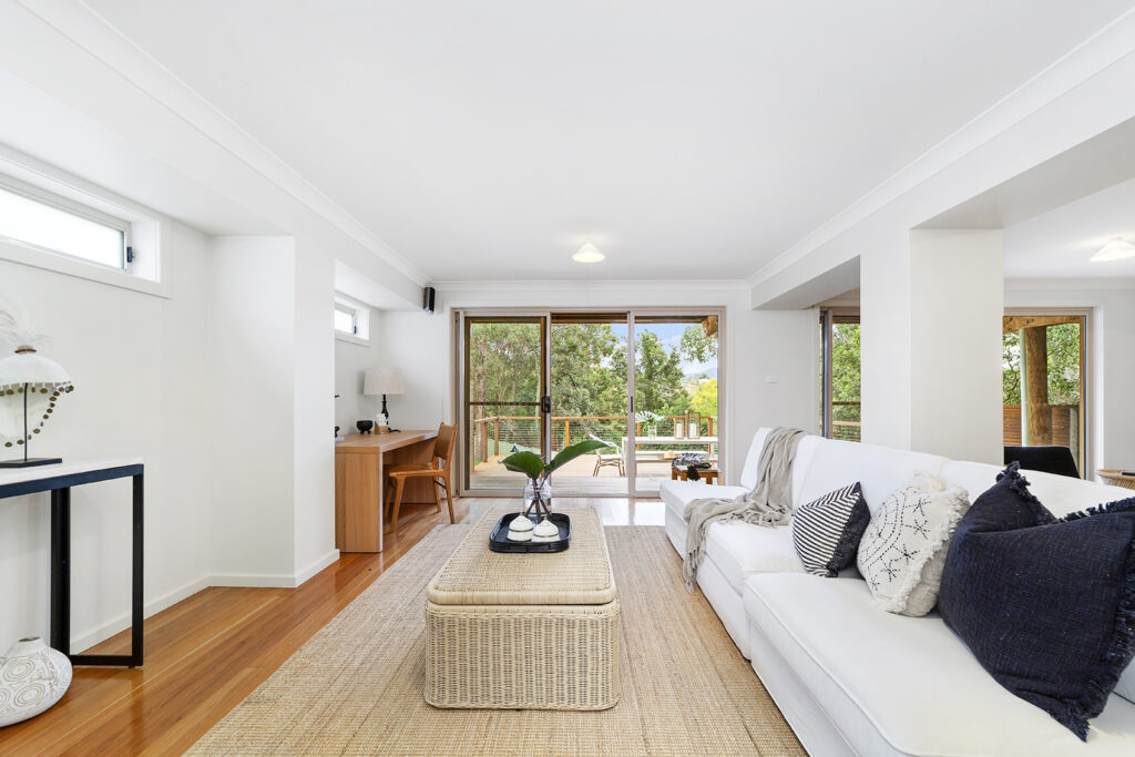 33 Ashley Avenue, Farmborough Heights NSW 2526 - photo 2