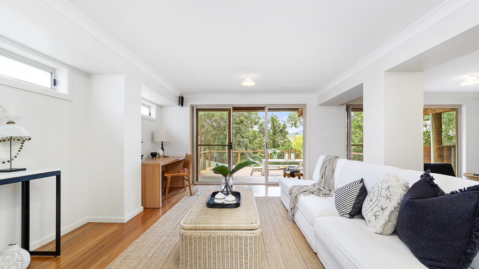 33 Ashley Avenue, Farmborough Heights NSW 2526 - photo 2