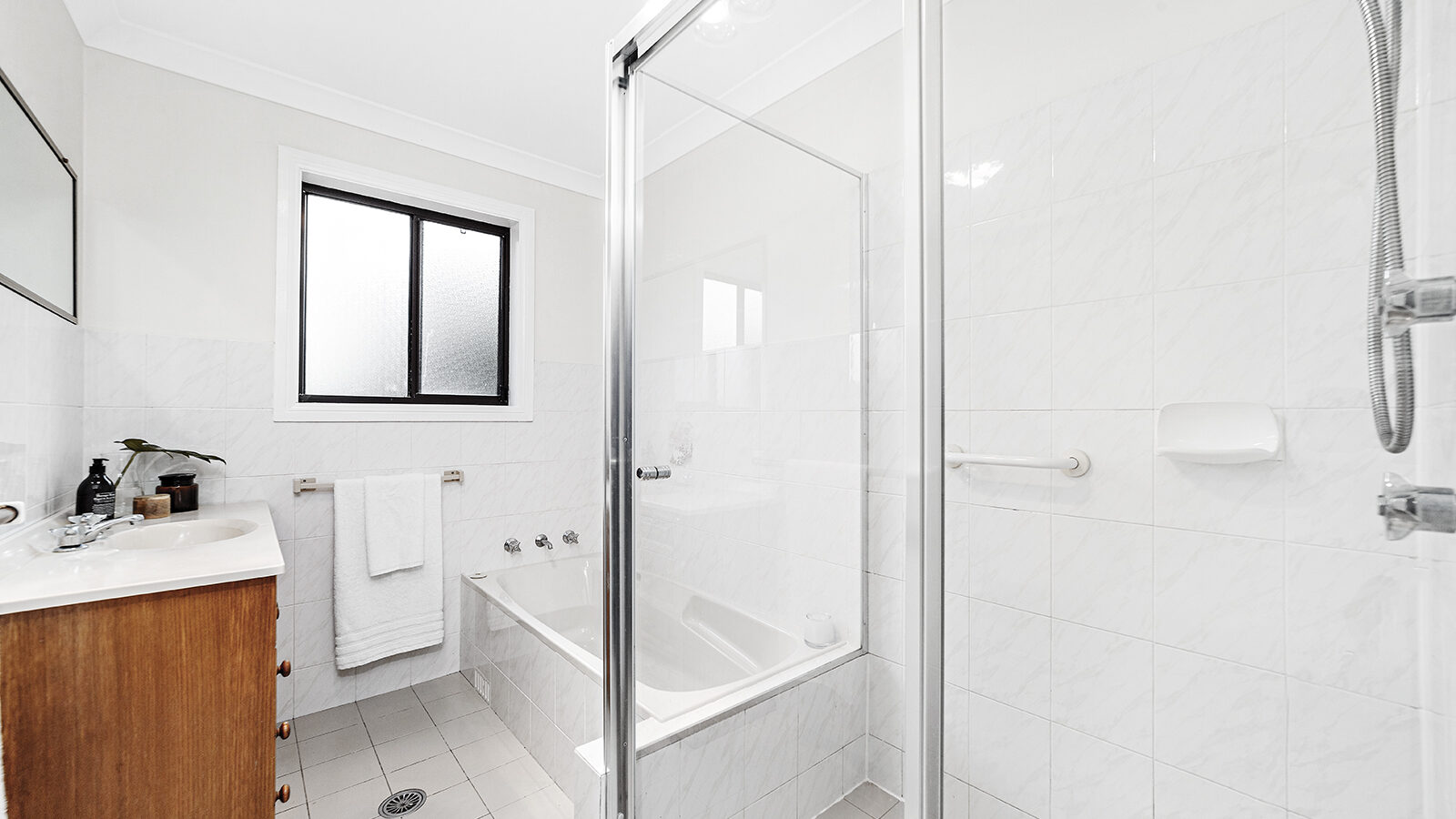 2/111 Balgownie Road, Balgownie NSW 2519 - photo 5