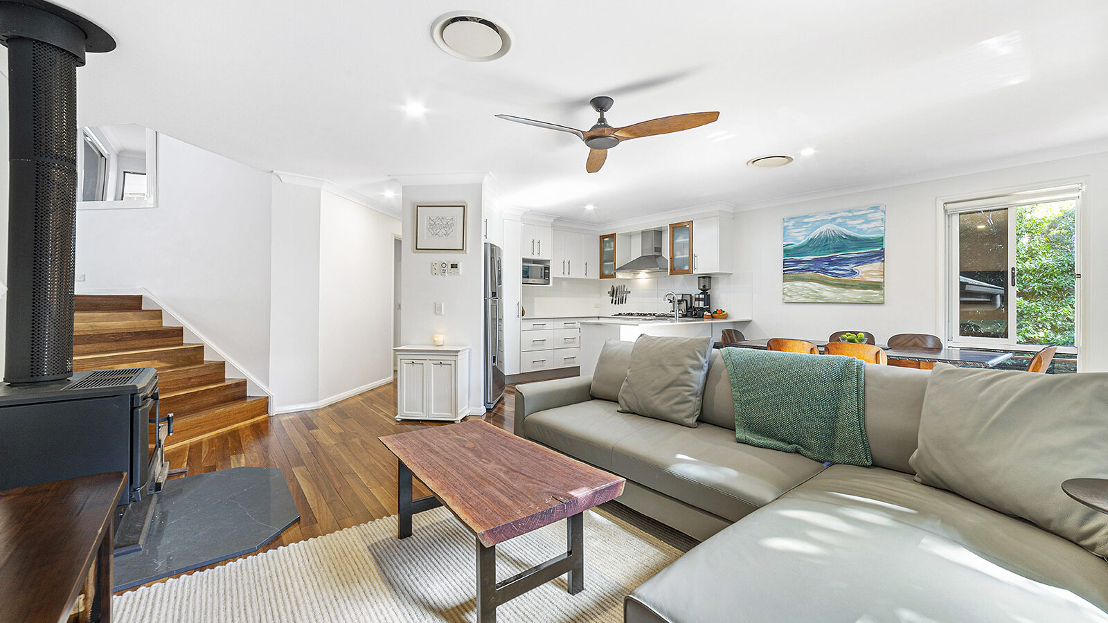 22 Avon Parade, Mount Kembla NSW 2526 - photo 2