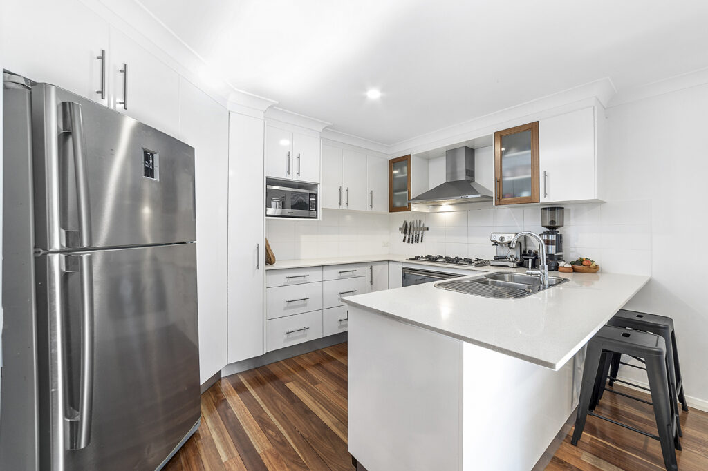 22 Avon Parade, Mount Kembla NSW 2526 - photo 4
