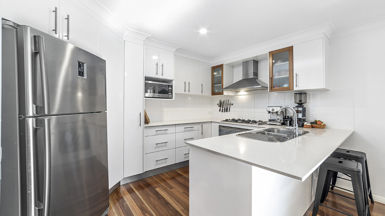 22 Avon Parade, Mount Kembla NSW 2526 - photo 4