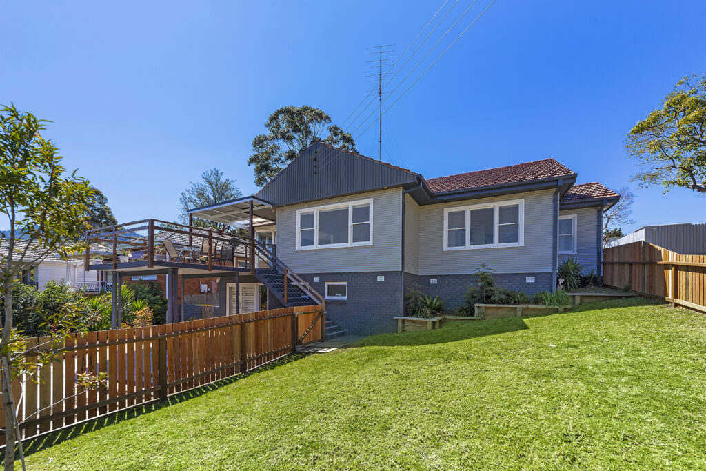 11 Bukari Street, West Wollongong NSW 2500 - McGrath Illawarra