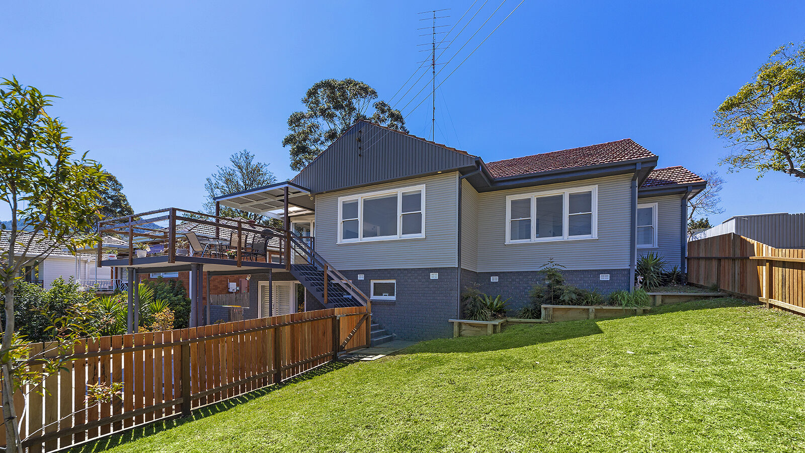 11 Bukari Street, West Wollongong NSW 2500 - McGrath Illawarra