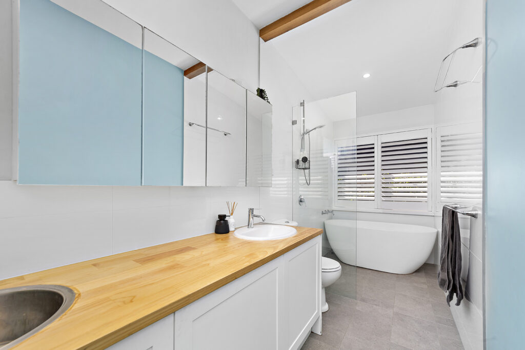 11 Bukari Street, West Wollongong NSW 2500 - photo 8