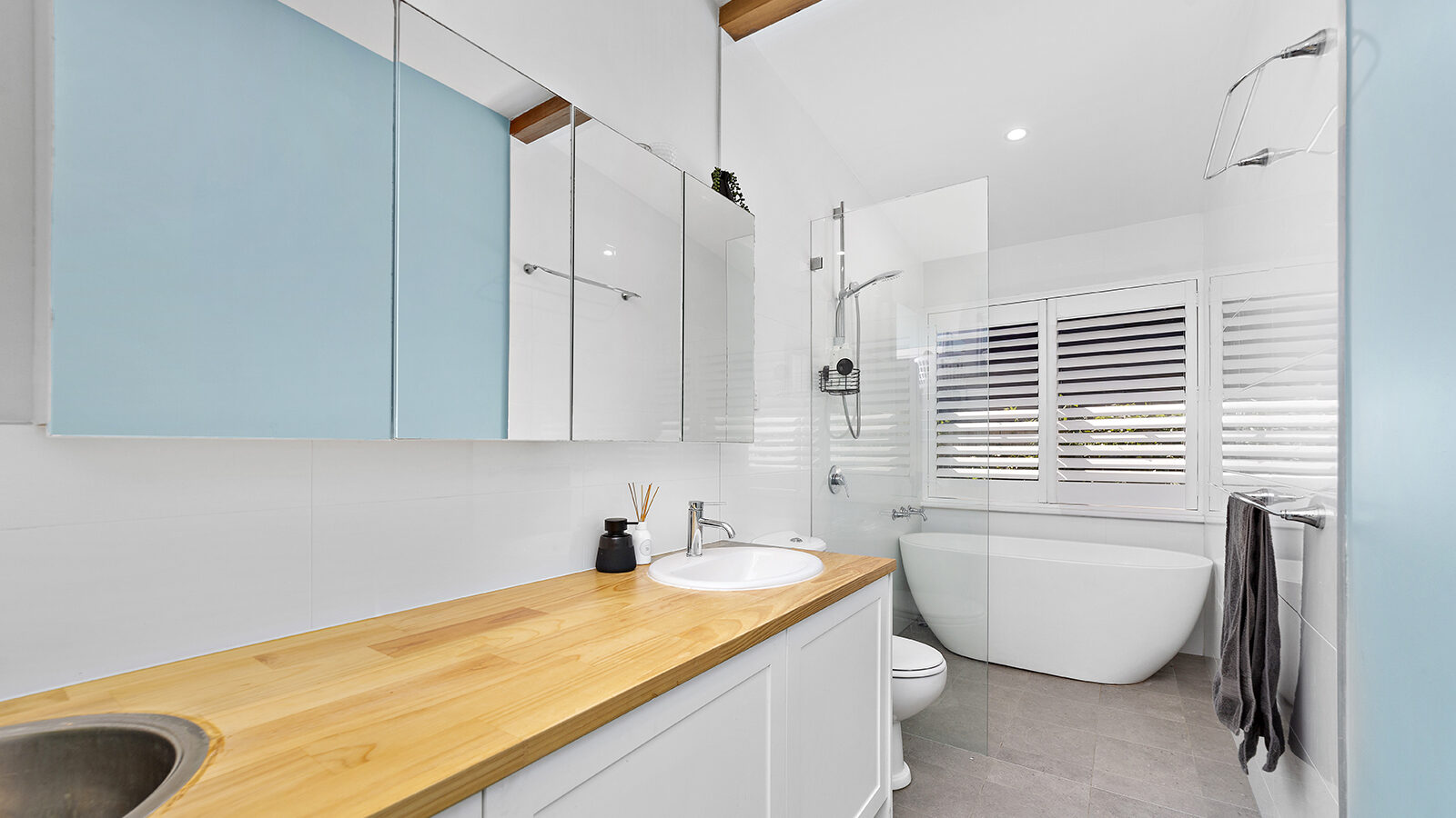 11 Bukari Street, West Wollongong NSW 2500 - photo 8