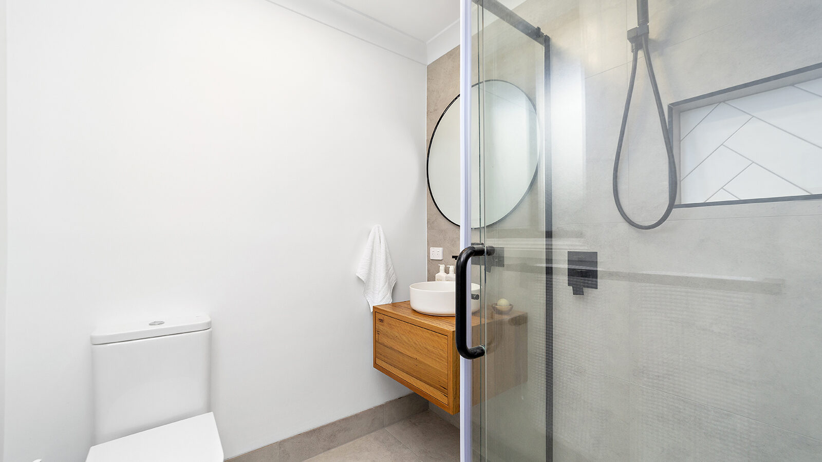 2/47 Russell Street, Balgownie NSW 2519 - photo 10