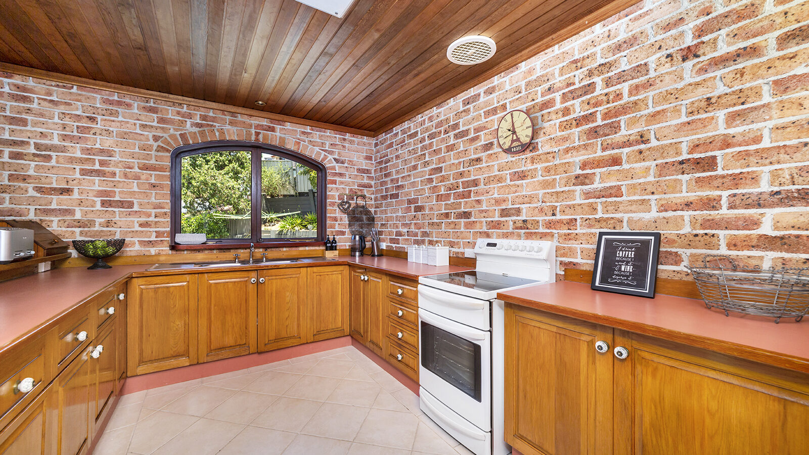 17 Brendon Avenue, Farmborough Heights NSW 2526 - photo 4