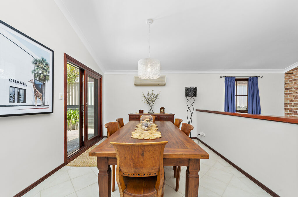 17 Brendon Avenue, Farmborough Heights NSW 2526 - photo 5
