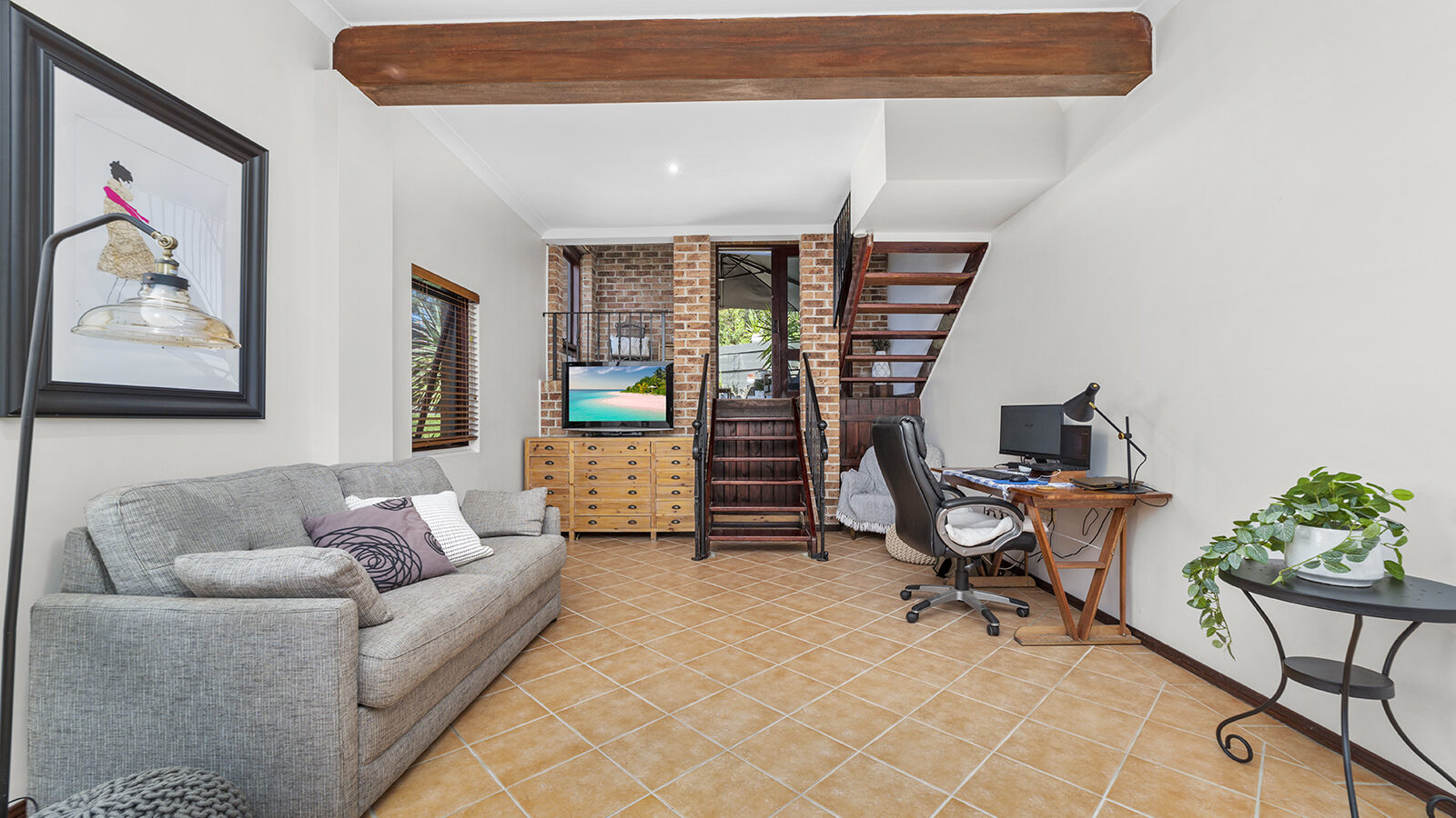 17 Brendon Avenue, Farmborough Heights NSW 2526 - photo 8