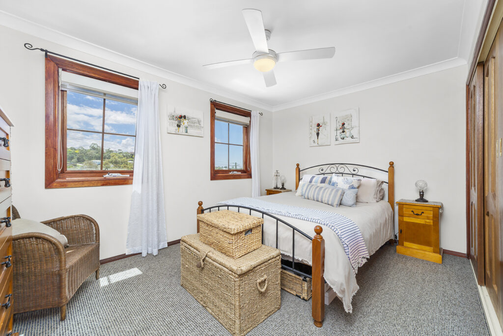 17 Brendon Avenue, Farmborough Heights NSW 2526 - photo 10
