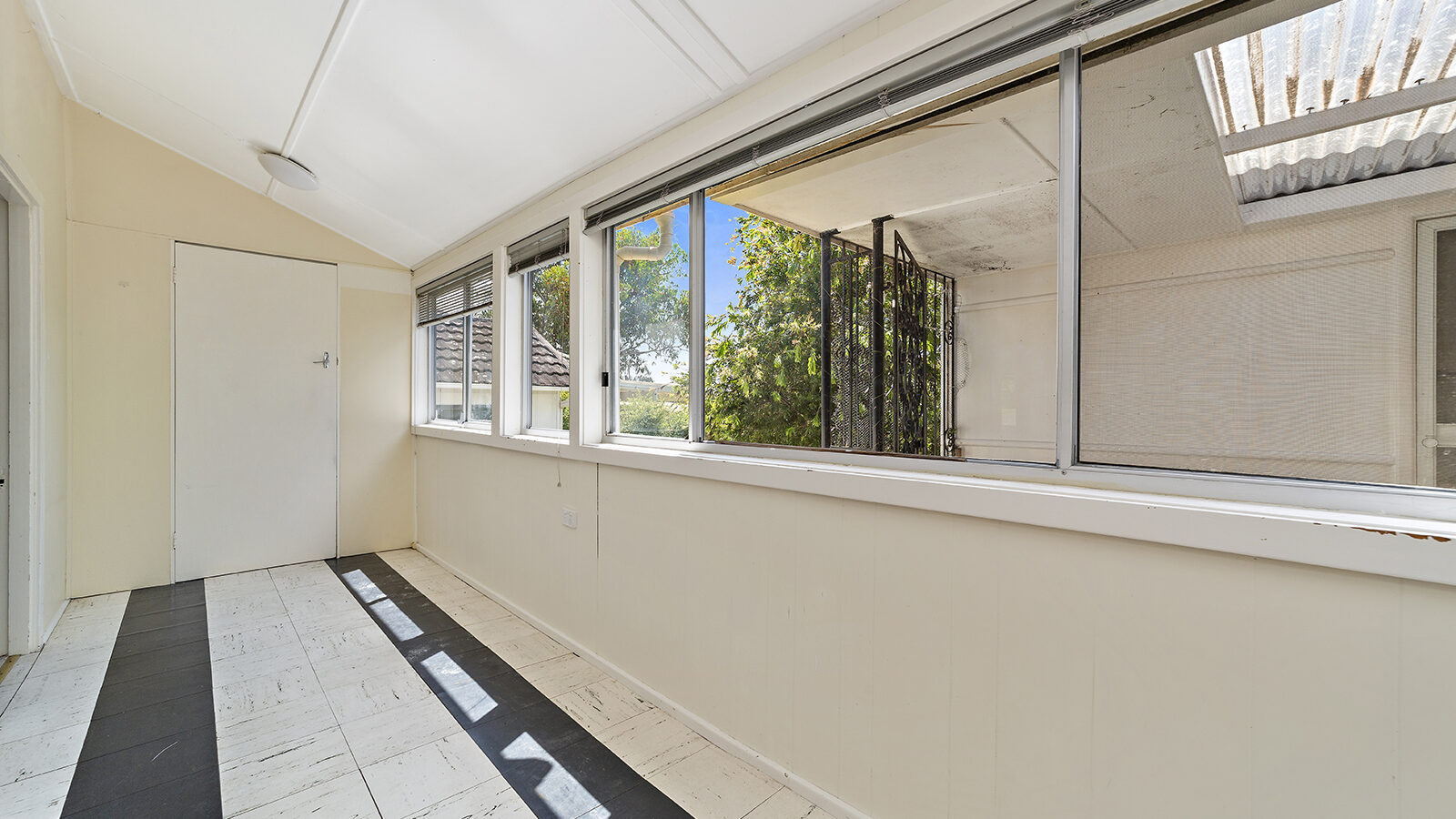 12 Fairy Street, Gwynneville NSW 2500 - photo 5