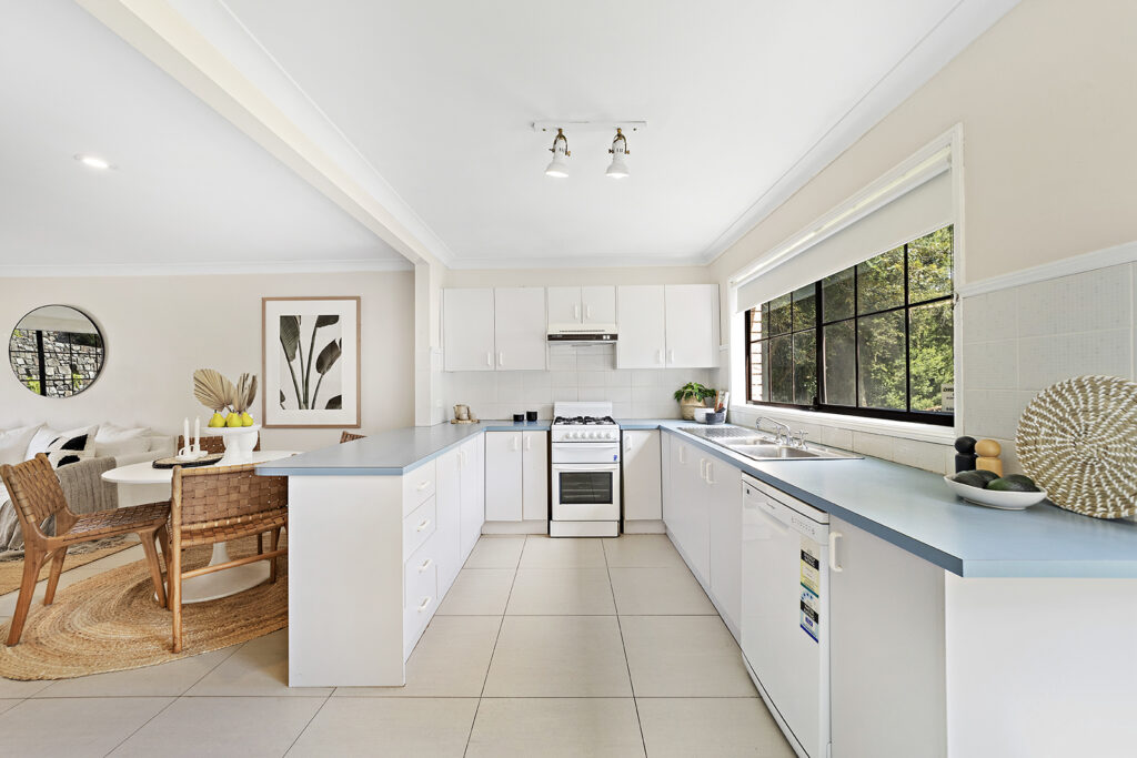 6/46 Cummins Street, Unanderra NSW 2526 - photo 2
