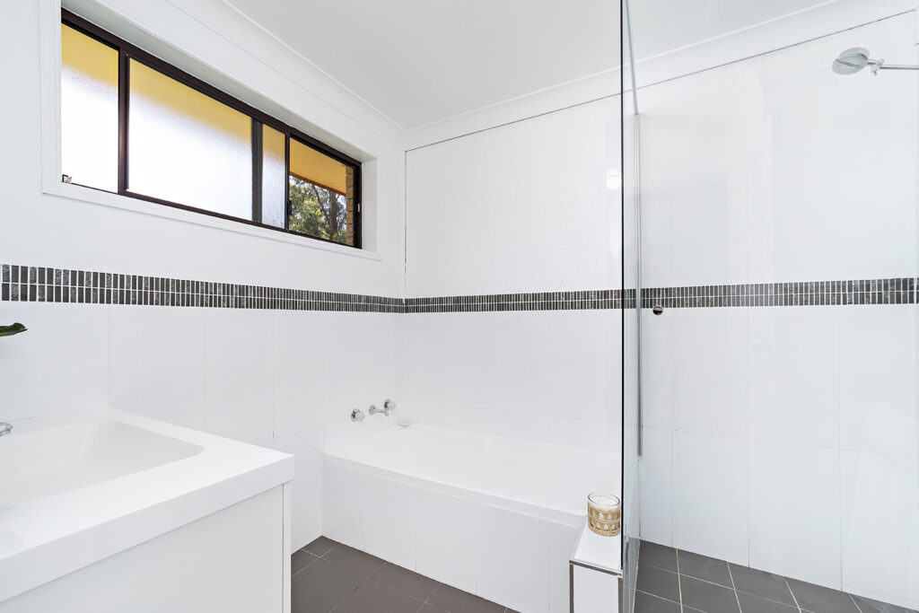 6/46 Cummins Street, Unanderra NSW 2526 - photo 6