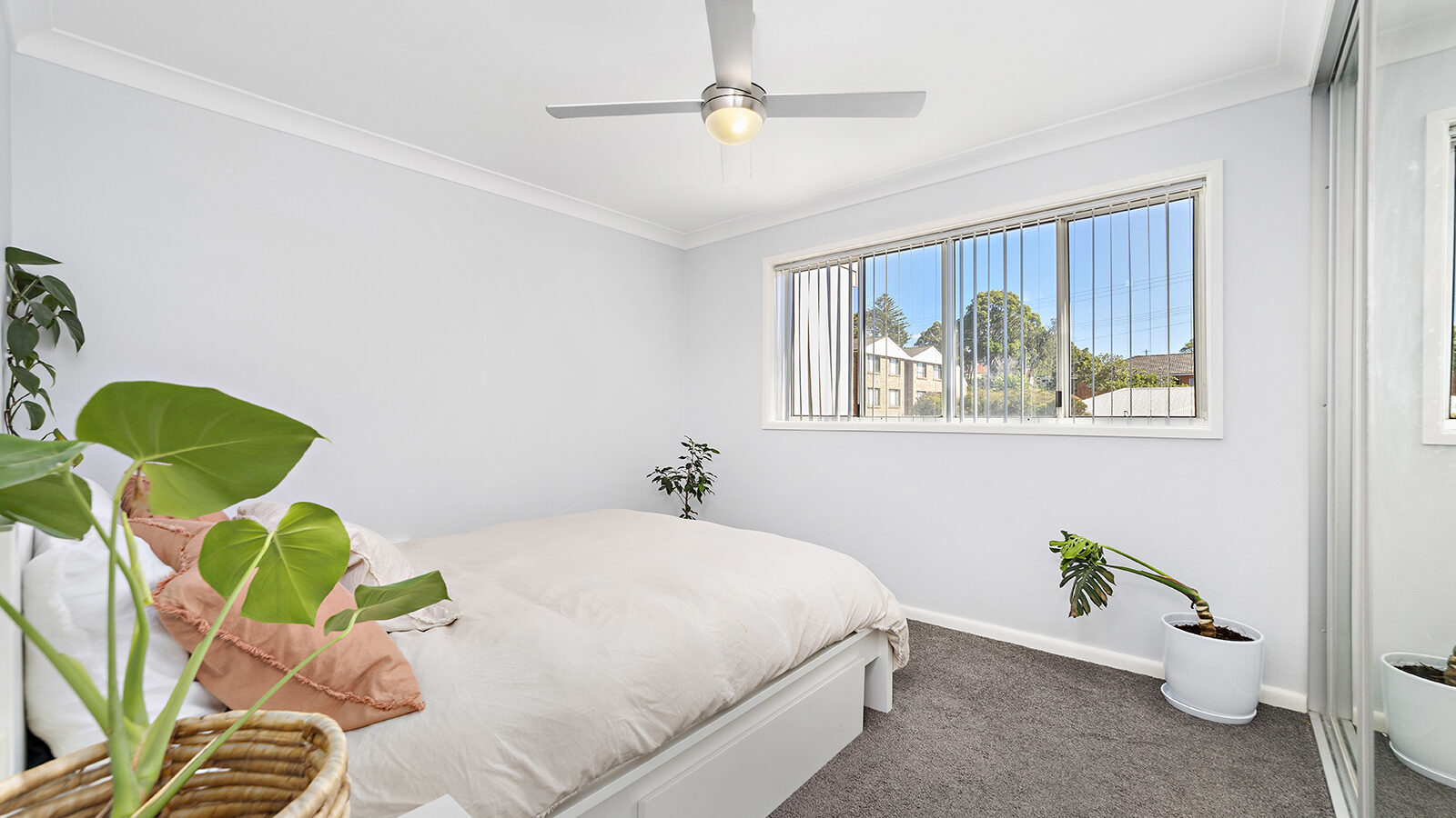 5/73 Collins Street, Corrimal NSW 2518 - photo 5