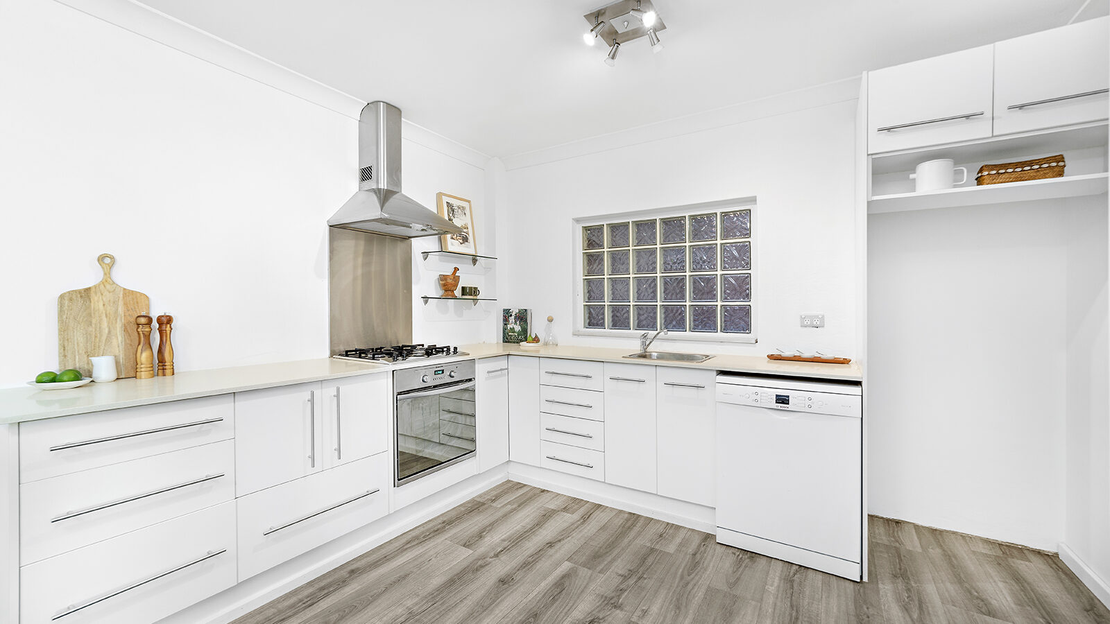2/66 Kembla Street, Wollongong NSW 2500 - photo 3