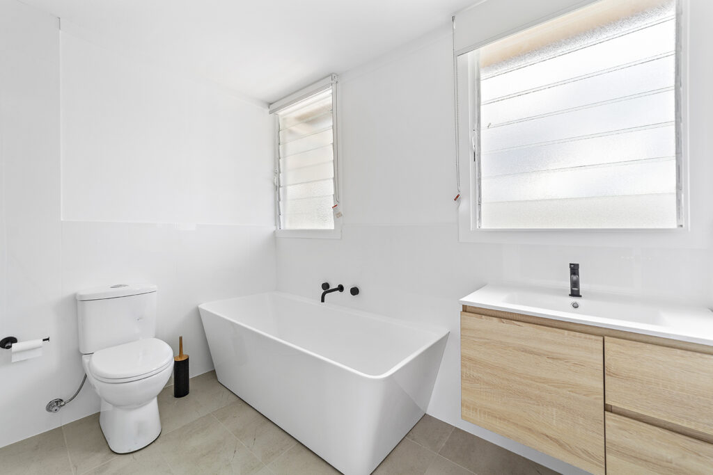 28 Stratford Road, Unanderra NSW 2526 - photo 4
