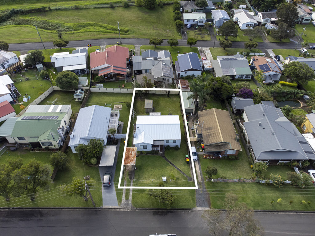 28 Stratford Road, Unanderra NSW 2526 - photo 6