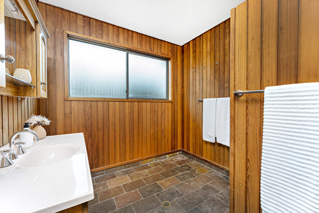 98 Koloona Avenue, Mount Keira NSW 2500 - photo 12