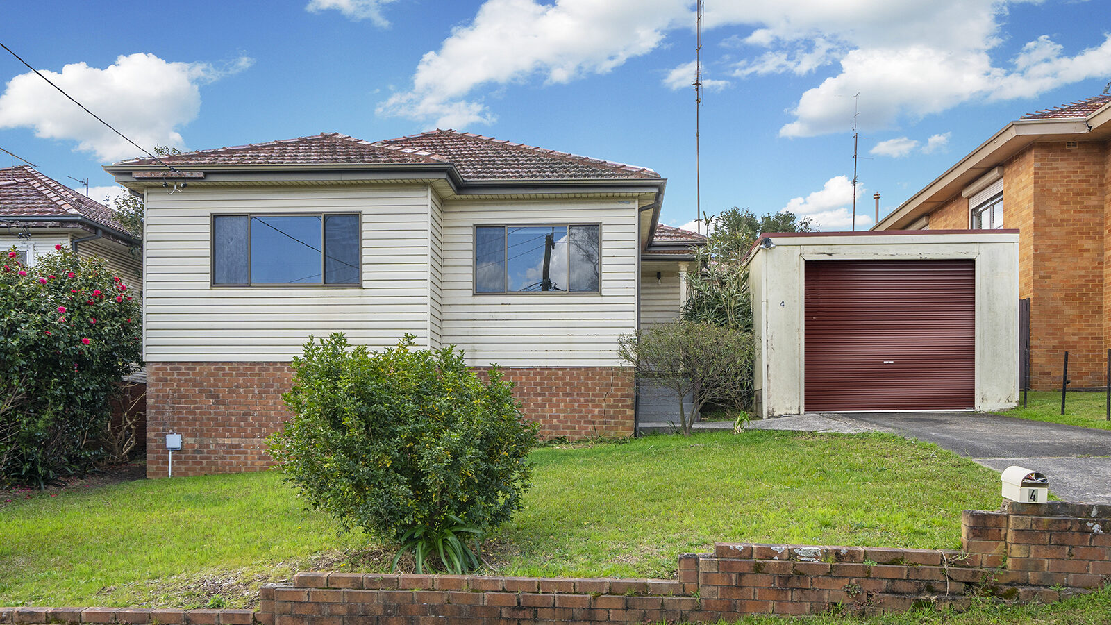4 Gundarun Street, West Wollongong NSW 2500 - photo 2