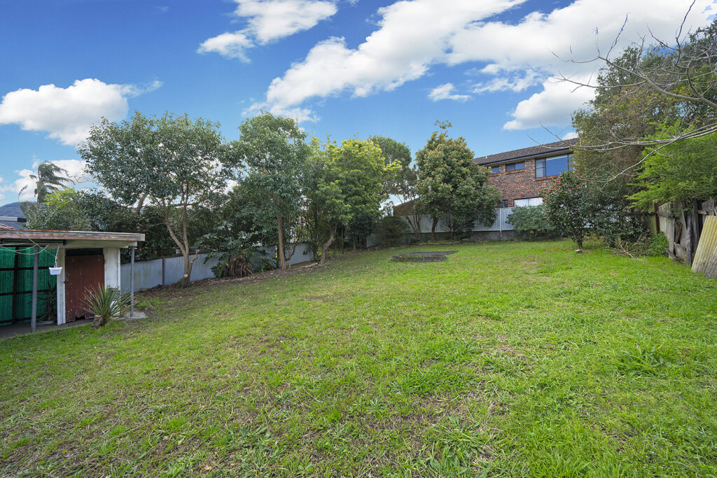4 Gundarun Street, West Wollongong NSW 2500 - photo 5