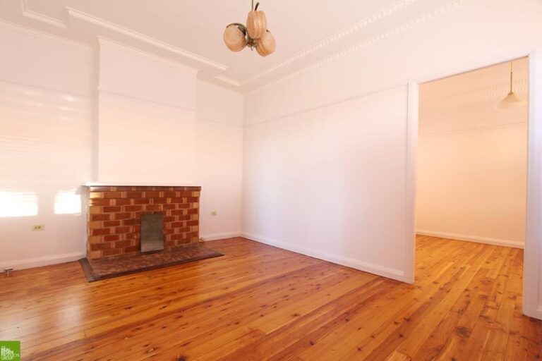 4 Gundarun Street, West Wollongong NSW 2500 - photo 7