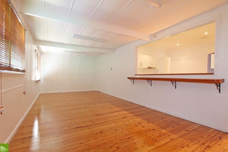 4 Gundarun Street, West Wollongong NSW 2500 - photo 8