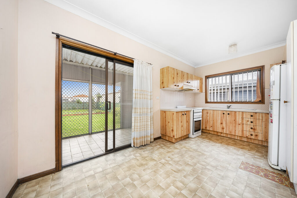 18 Kingsford Street, Fairy Meadow NSW 2519 - photo 2