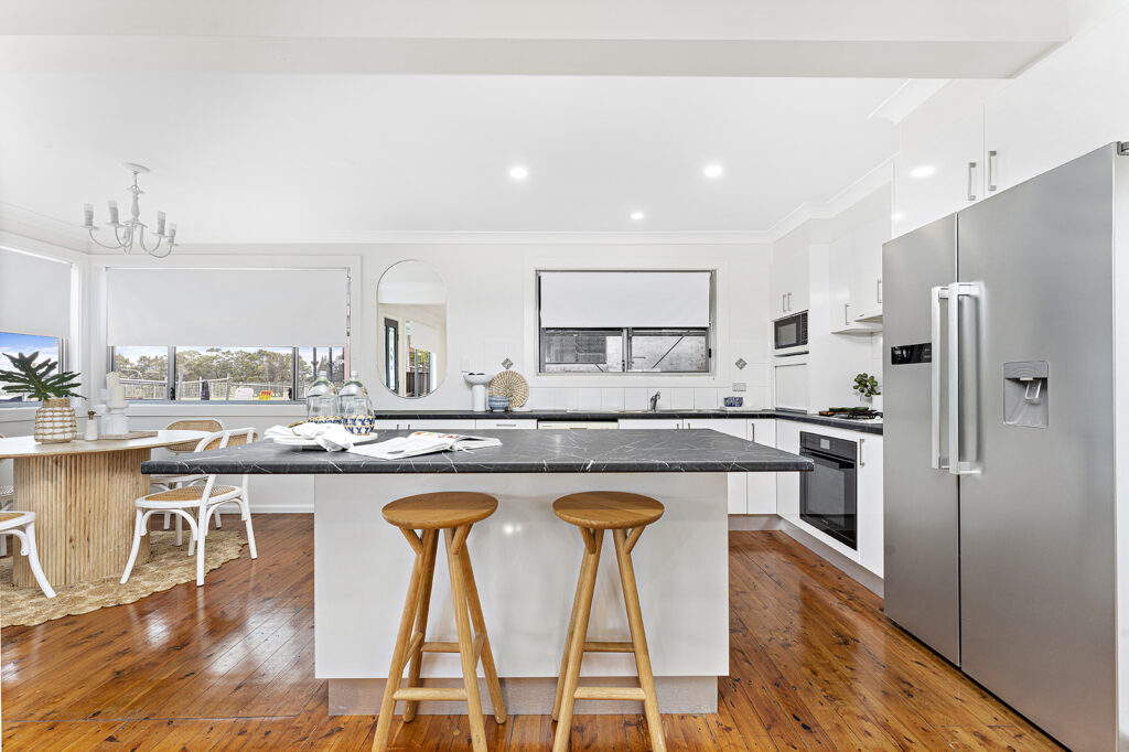3 Lavender Street, Bellambi NSW 2518 - photo 2