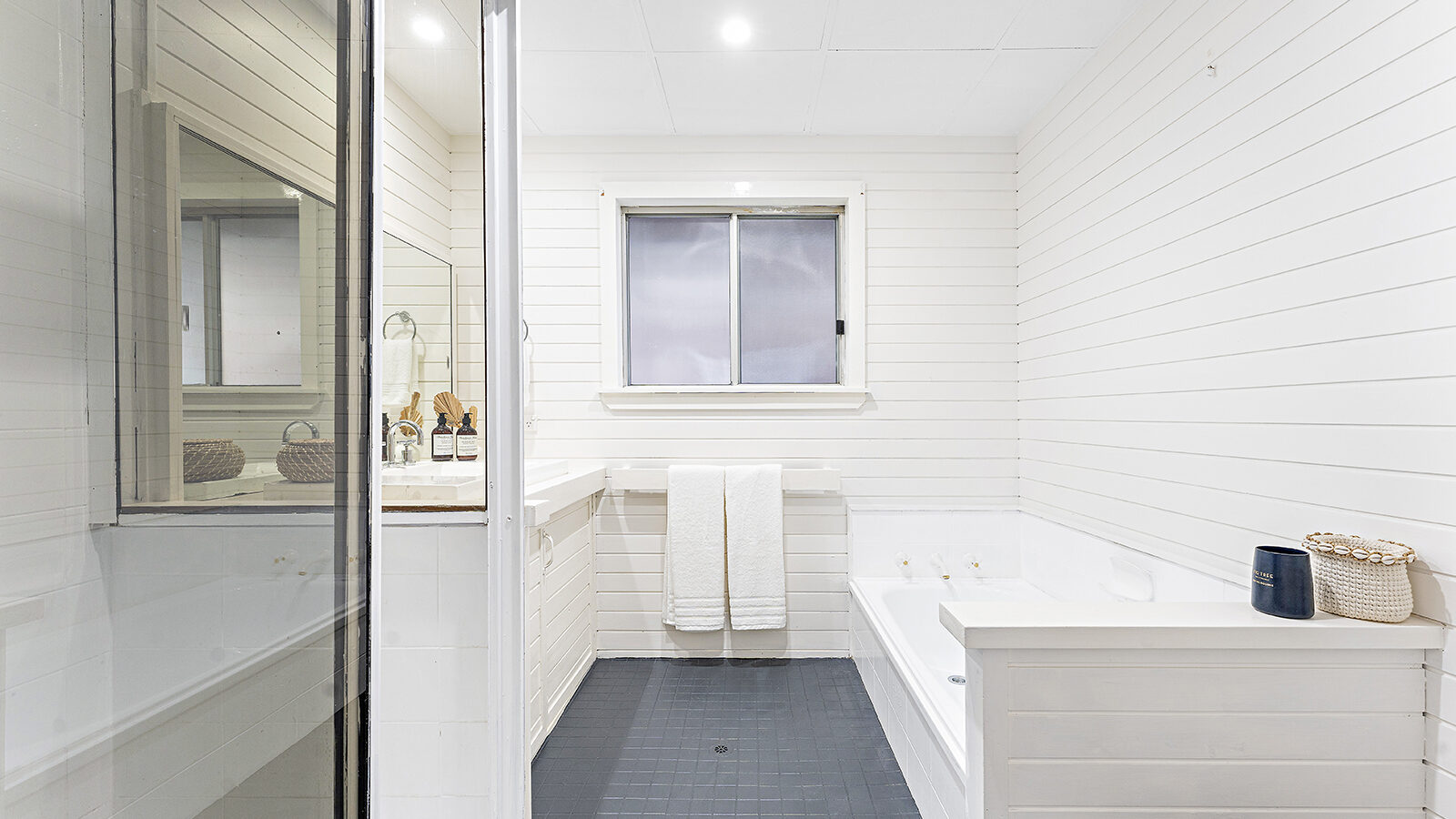 3 Lavender Street, Bellambi NSW 2518 - photo 5